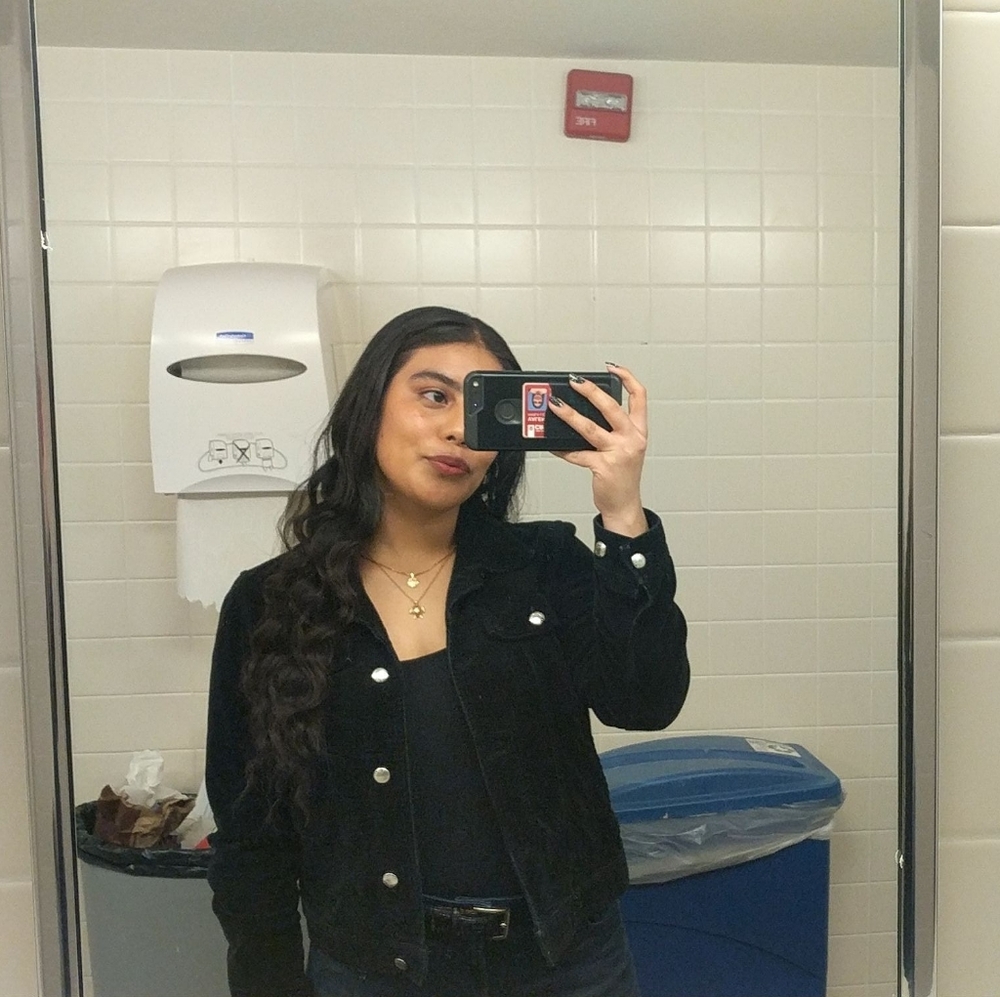 Meet your posher, Lizzie.